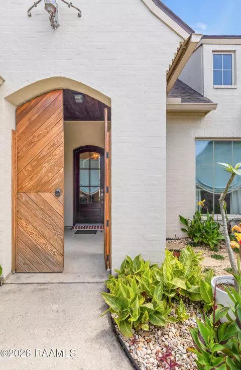 Entry Way - 121 Turnmill Dr, Broussard, LA 70518 photo 1 of 4