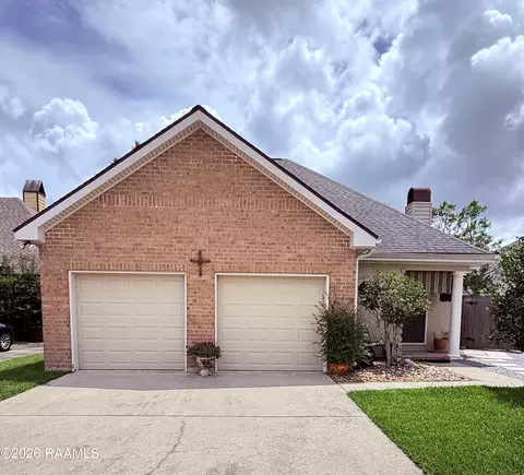 111 Kings Landing Sq, Lafayette, LA 70508