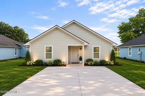347 Marie St # A, Sunset, LA 70584