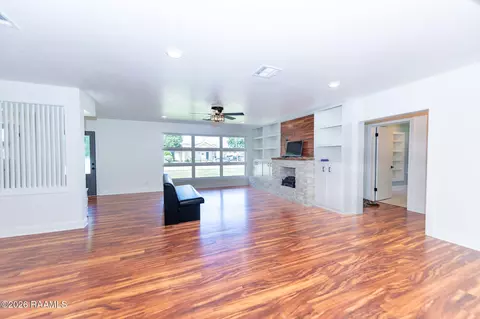 Living - 651 S 2nd St, Eunice, LA 70535 photo 3 of 10
