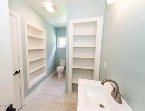 Bath - 651 S 2nd St, Eunice, LA 70535 photo 3 of 4