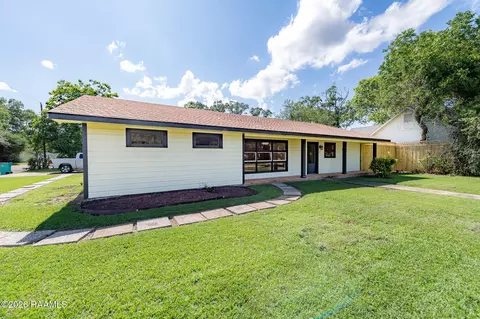 Exterior - 651 S 2nd St, Eunice, LA 70535 photo 2 of 6