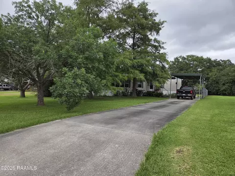 404 Windsong Dr, Youngsville, LA 70592
