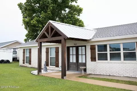 707 Magnolia Dr, Jennings, LA 70546