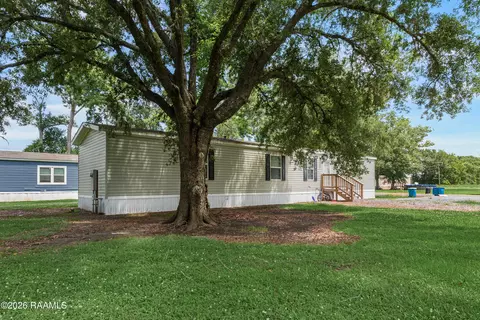 1015 Saint Anthony Ln, Saint Martinville, LA 70582