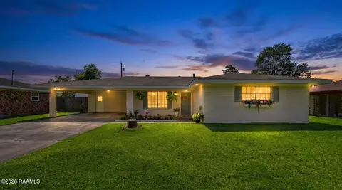 108 Thomas Nolan Dr, Lafayette, LA 70508