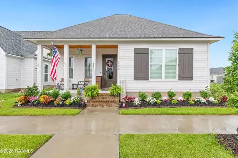 206 Oak Village Dr, Scott, LA 70583