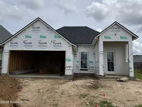 136 Lakes Edge Dr, Broussard, LA 70518