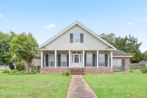 604 Oak Manor Dr, New Iberia, LA 70563