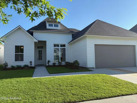 225 Treescape Dr, Lafayette, LA 70508