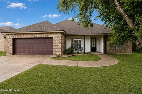 205 Oak Hill Ln, Youngsville, LA 70592