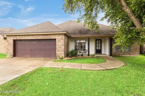 205 Oak Hill Ln, Youngsville, LA 70592