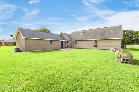 Exterior - 101 Sonny Ln, Kaplan, LA 70548 photo 2 of 3