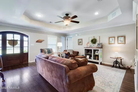 Entry Way - 709 W Pine St, Erath, LA 70533 photo 1 of 1