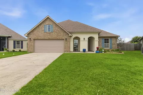 101 Sugar Crest Dr, Youngsville, LA 70592