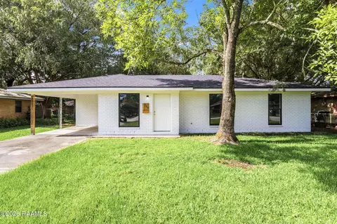 129 Lindsey Cir, Carencro, LA 70520