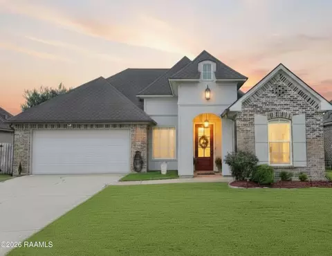 111 Silver Glen Dr, Scott, LA 70583