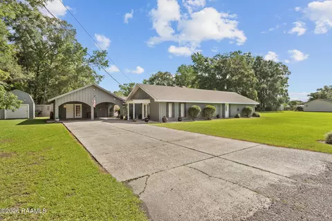 1212 Eaton Dr, Abbeville, LA 70510