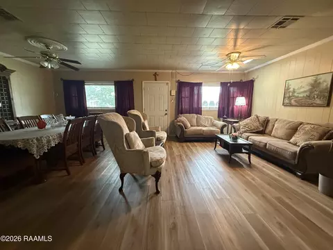 Living - 650 W Walnut Ave, Eunice, LA 70535 photo 1 of 1