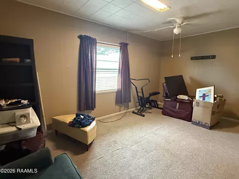 Bedroom - 650 W Walnut Ave, Eunice, LA 70535 photo 2 of 2