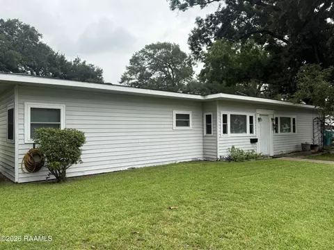 Exterior - 650 W Walnut Ave, Eunice, LA 70535 photo 2 of 3