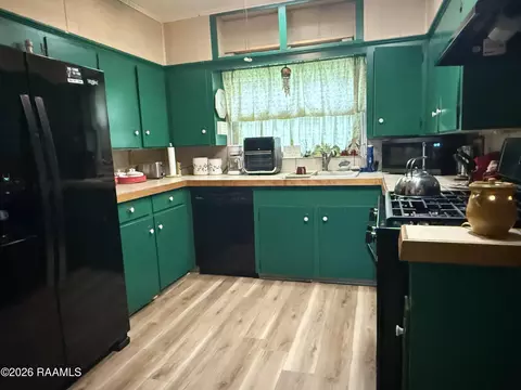 Kitchen - 650 W Walnut Ave, Eunice, LA 70535 photo 1 of 2