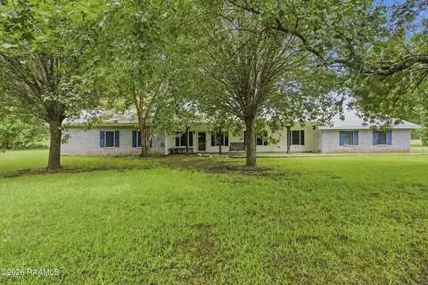 518 Old School Rd, Arnaudville, LA 70512