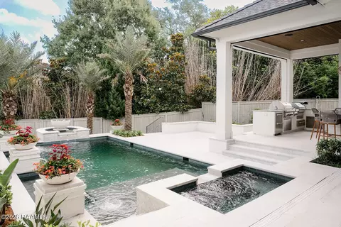 Exterior - 616 Elysian Fields Dr, Lafayette, LA 70508 photo 8 of 10