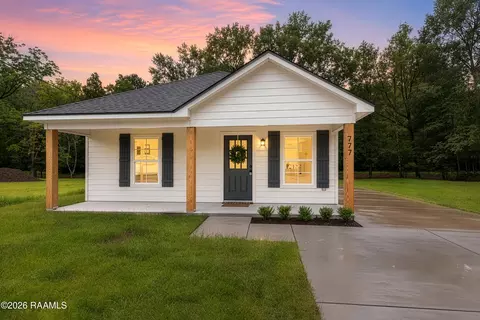 777 Sidney Dr, Breaux Bridge, LA 70517