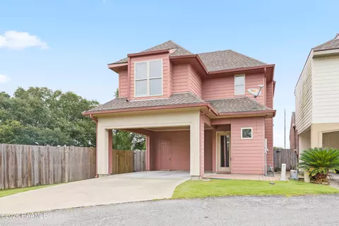 132 Laguna Ln, Lafayette, LA 70508