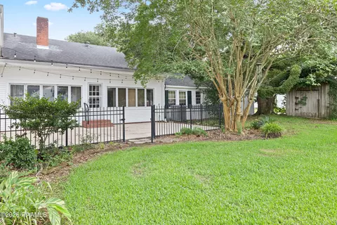 401 Parkview Dr, New Iberia, LA 70563