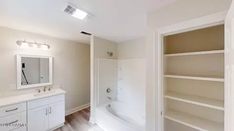Bath - 9936 Lou Ella Rd, Kaplan, LA 70548 photo 1 of 2