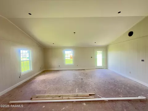 Living - 9936 Lou Ella Rd, Kaplan, LA 70548 photo 2 of 2