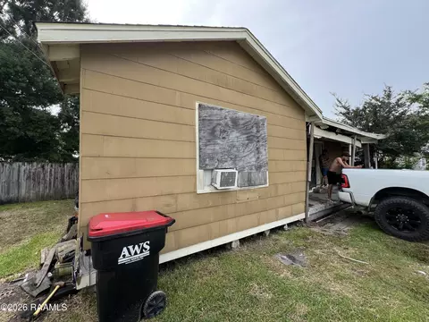 121 Evelyn Dr, Lafayette, LA 70506