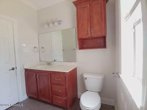 Bath - 202 Beringer Dr, Duson, LA 70529 photo 3 of 4