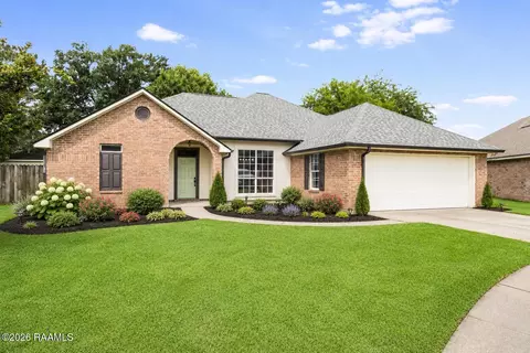 508 Emancipation Dr, Broussard, LA 70518