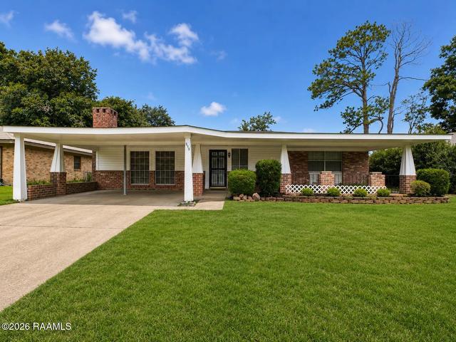 135 Radcliffe Dr, Lafayette, LA 70501