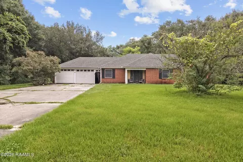 2518 W Willow St, Scott, LA 70583