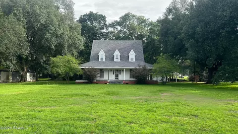 200 Betsy Ross Dr, Youngsville, LA 70592