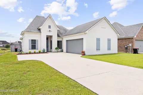 115 Meadow Gate Dr, Lafayette, LA 70508