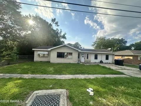 605 Pellerin St, Jeanerette, LA 70544