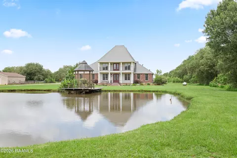 8018 Sidney Gautreaux Rd, Abbeville, LA 70510
