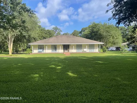 127 Beau Coteau Pkwy, Broussard, LA 70518