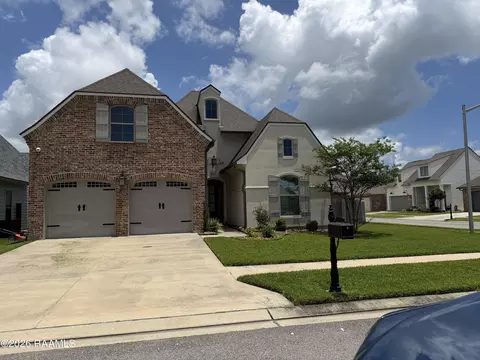 200 Santander Dr, Youngsville, LA 70592