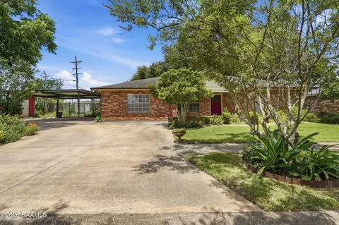 103 Saint James Dr, Lafayette, LA 70506