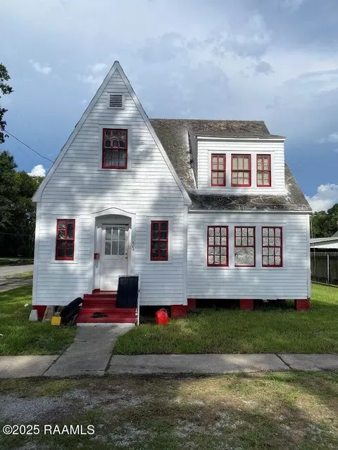 118 N Guegnon St, Abbeville, LA 70510