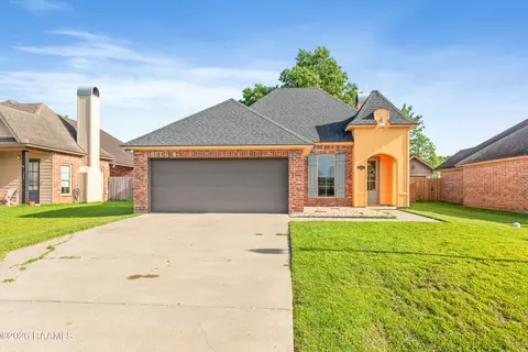 138 Legend Creek Dr, Youngsville, LA 70592