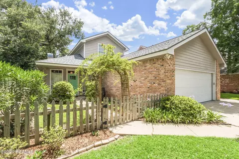 401 Cobblestone Rd, Lafayette, LA 70508