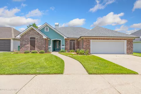 302 Caravan Dr, Lafayette, LA 70506