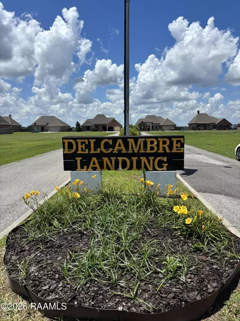 2 Delcambre Rd, Breaux Bridge, LA 70517